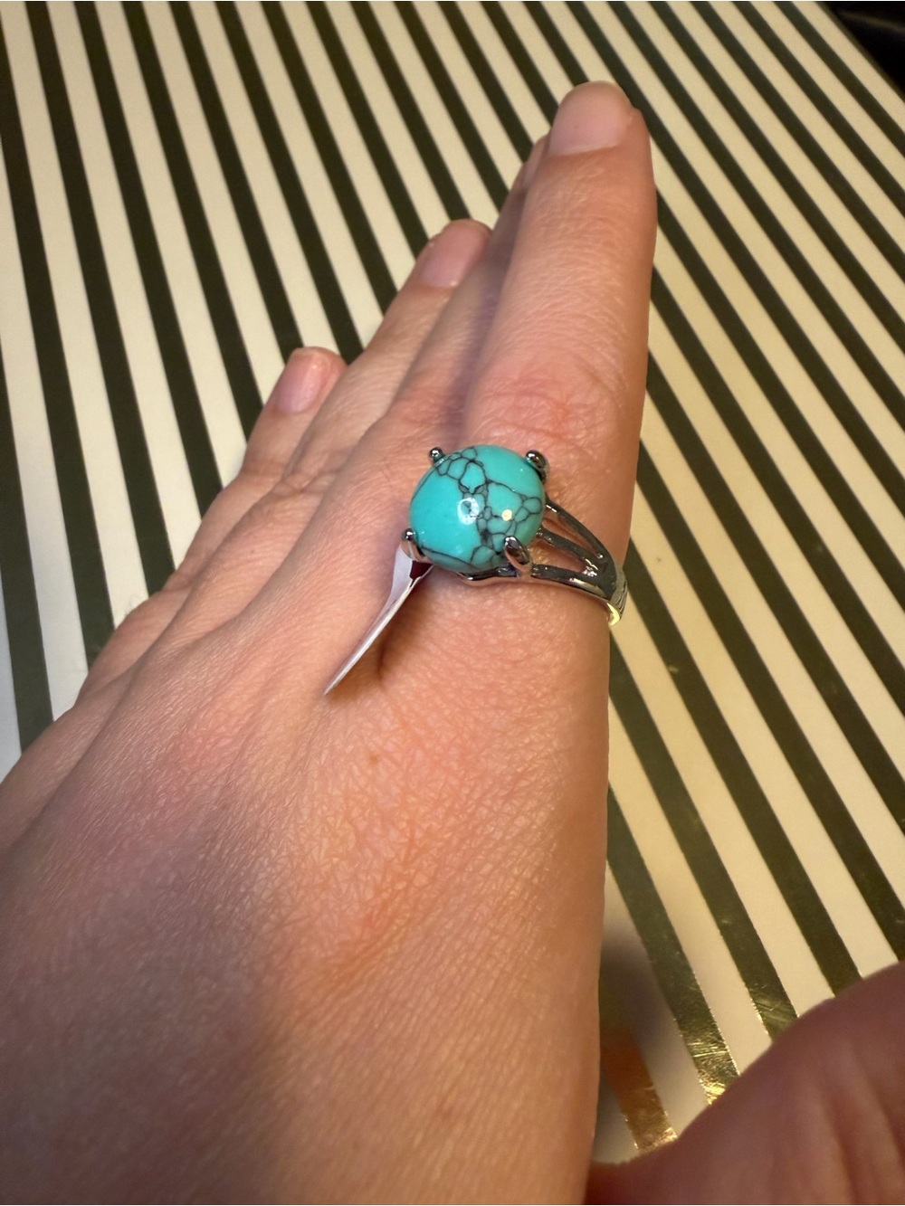 Turquoise Stone Cocktail Ring - Silver plated and faux turquoise - Picture 5 of 5
